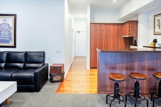 Prime Waterfront 1 Bedroom Corner Apartment - Photo5