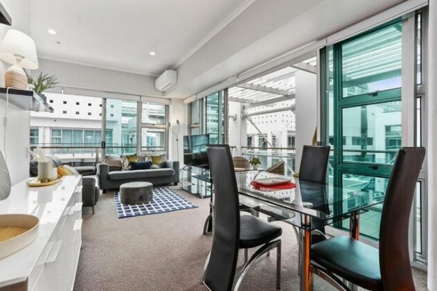 Princess Wharf Luxury Queen Studio-Balcony with Seaview - Photo3