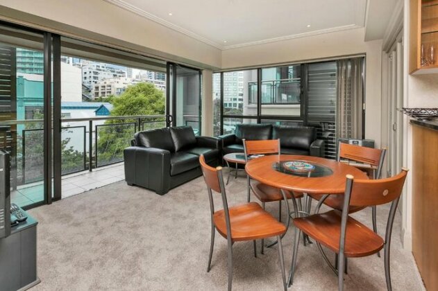 QV Central Viaduct Two Bedroom Apartment 349 - Photo2