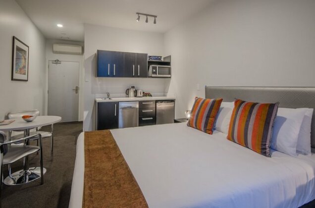 Ramada Suites by Wyndham Auckland - Federal Street - Photo5