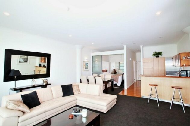 Spacious Executive Apartmt great Views Location - Photo3
