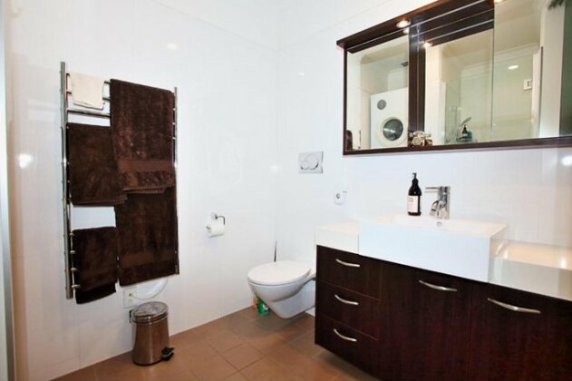 Spacious Executive Apartmt great Views Location - Photo5