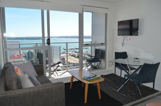 Stunning Harbour Views Two Bedroom Apartment - Photo2