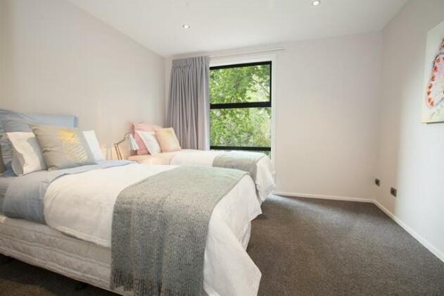 Stunning Modern Brand New Holiday House in Remuera - Photo3