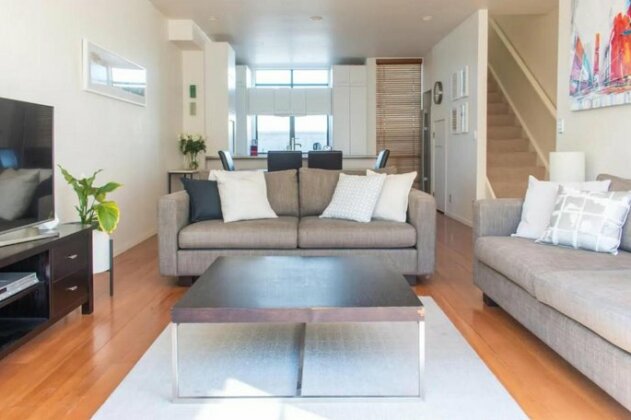 Stylish 2 Bedroom Townhouse in Heart of Ponsonby