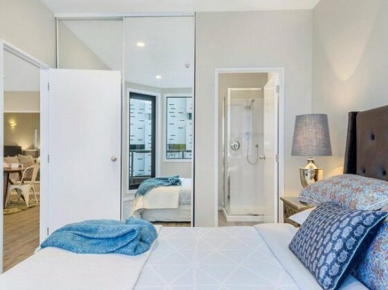 Stylish Apartment Near Entertainment District - Photo5