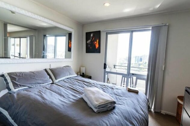 Sunny 2 Bedroom Flat in Grafton with City Views - Photo3