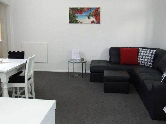 The Quiet Quarter - Photo2