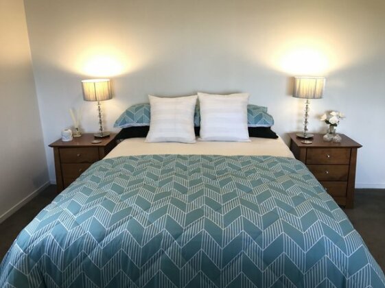 Waiheke Escape - Oneroa - Photo5