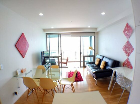 Waterfront Highrise Apartment - Photo2