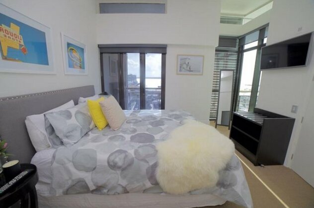 Waterfront Viaduct Private Apartment - Photo2