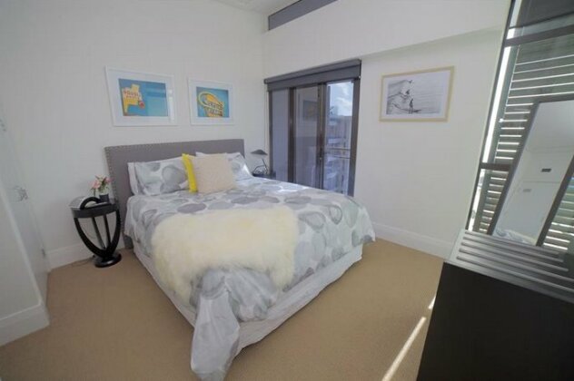 Waterfront Viaduct Private Apartment - Photo3