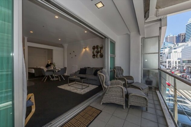 Well Appointed 1BR Apt Waterfront Location - Photo3