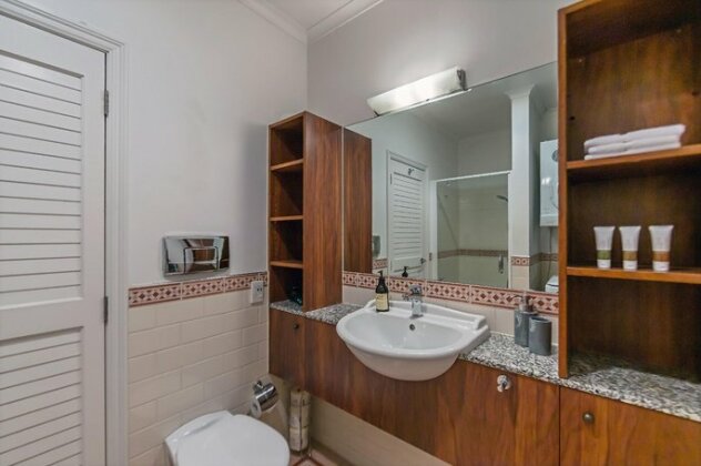 Well Appointed 1BR Apt Waterfront Location - Photo5