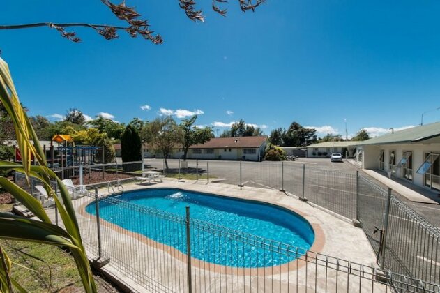 Blenheim Top 10 Holiday Park - Photo2