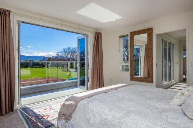 Longview - Blenheim Holiday House - Photo5