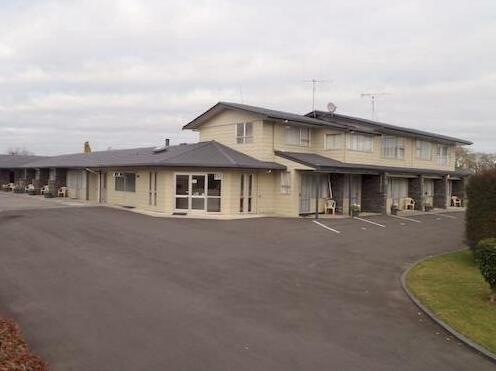 Cambrian Lodge Motel - Photo2