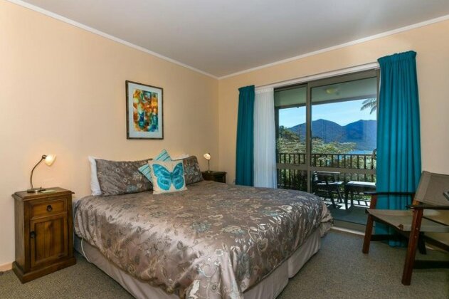 Mahana Lodge - Photo2