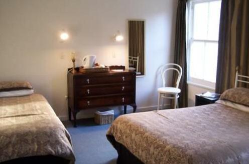Castlepoint Hotel & Guesthouse - Photo4