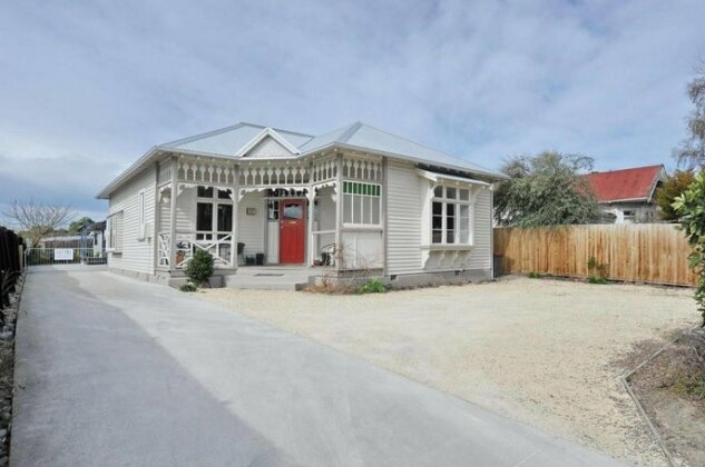 Clarence House - Christchurch Holiday Homes - Photo3