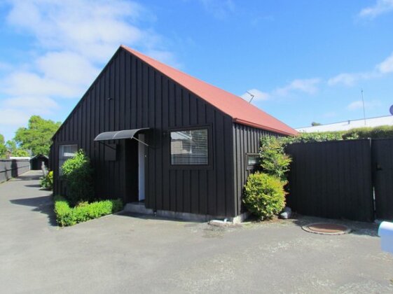 Gordon Villa 1 - Christchurch Holiday Homes - Photo4