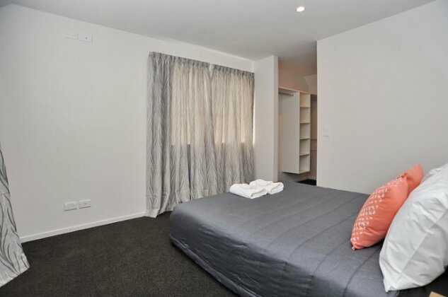 Madras Street Apartment 1 - Christchurch Holiday Homes - Photo4