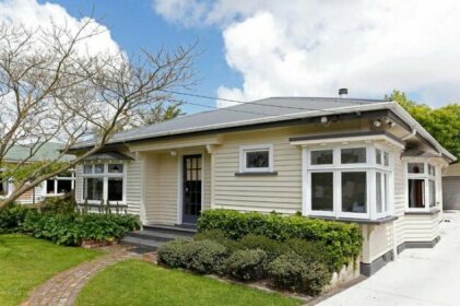 Marys Villa - Christchurch Holiday Homes