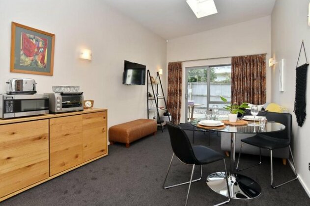 The Apartment Within - Christchurch Holiday Homes - Photo3