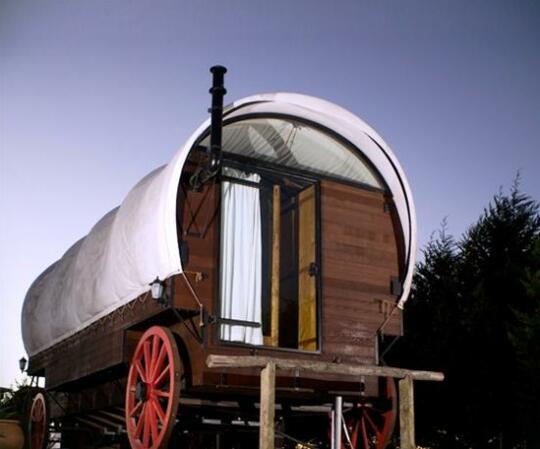 Wagon Stays Luxury Bed & Breakfast Christchurch - Photo4