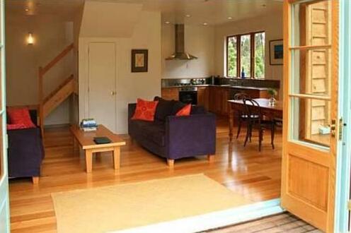 Driving Creek Villas - Photo3