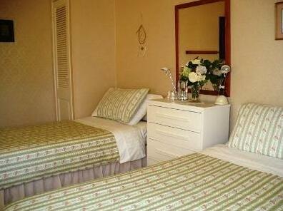 Jacaranda Lodge - Photo2