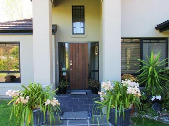 Mangrove Manor Bed & Breakfast - Photo2