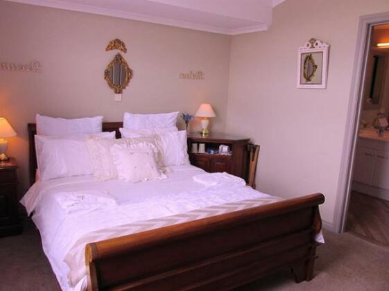 Mangrove Manor Bed & Breakfast - Photo5