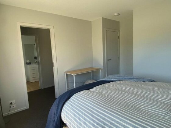 Central Retreat and self contained with free wifi - Photo3