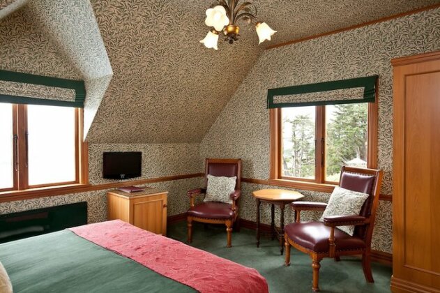Larnach Lodge & Stable Stay - Photo5