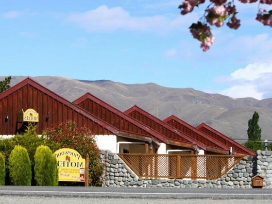 Pinewood Motels - Photo3