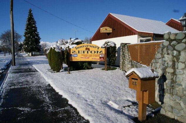 Pinewood Motels - Photo5