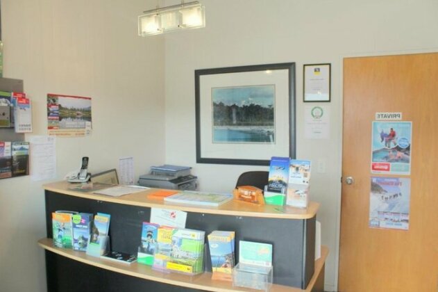 Alpine Glacier Motel - Photo2