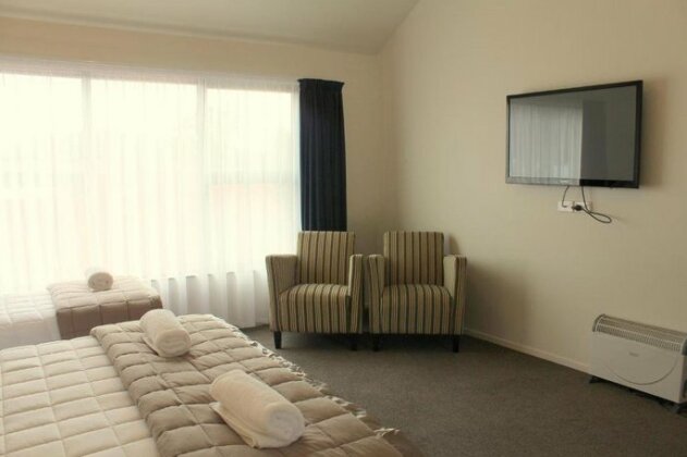 Alpine Glacier Motel - Photo4