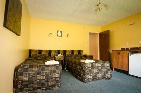 Glacier Gateway Motor Lodge - Photo5