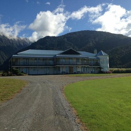 Hukawai Lodge - Photo2