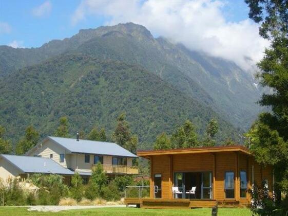Ribbonwood Retreat B & B - Photo2