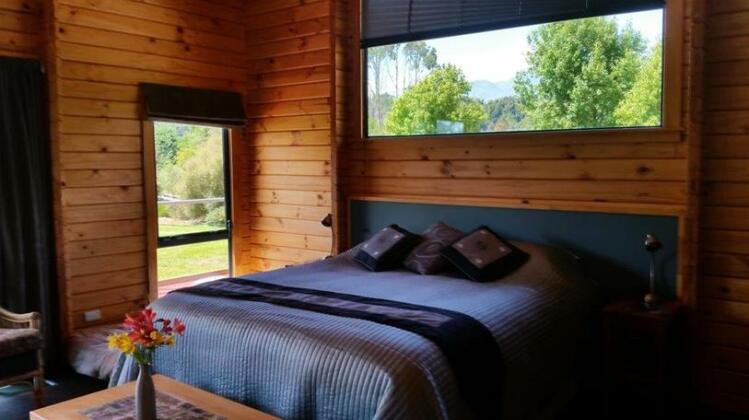 Ribbonwood Retreat B & B - Photo3
