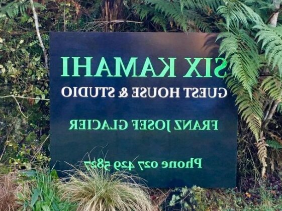 Six Kamahi Guest House & Studio - Photo2