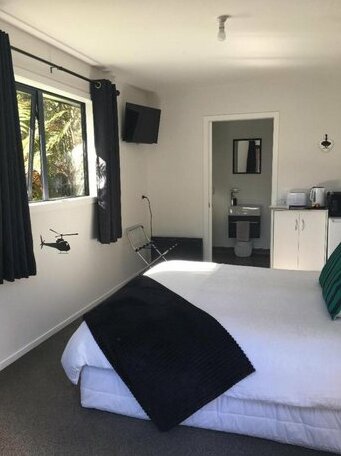 Six Kamahi Guest House & Studio - Photo3