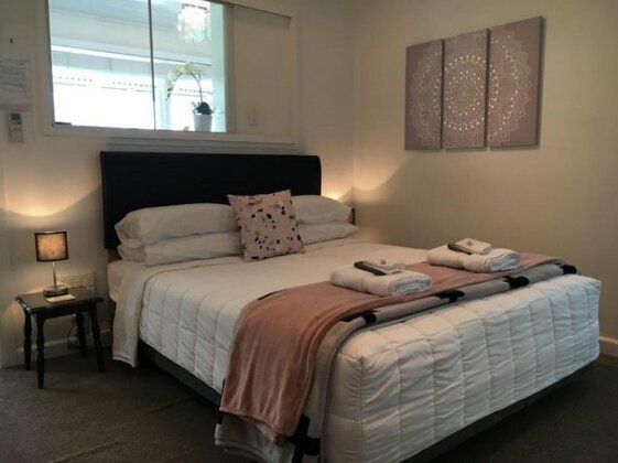 Charming Family-Friendly Suite In Central Gisborne - Photo4