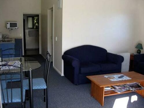 Bay Road Motels - Photo3