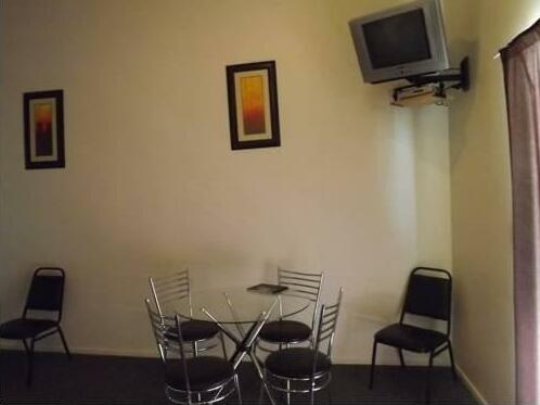 Bay Road Motels - Photo4