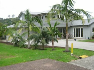 Cathedral Cove Apartment