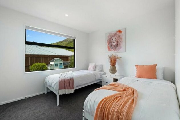 Shotover Spa Escape - Queenstown Holiday Home